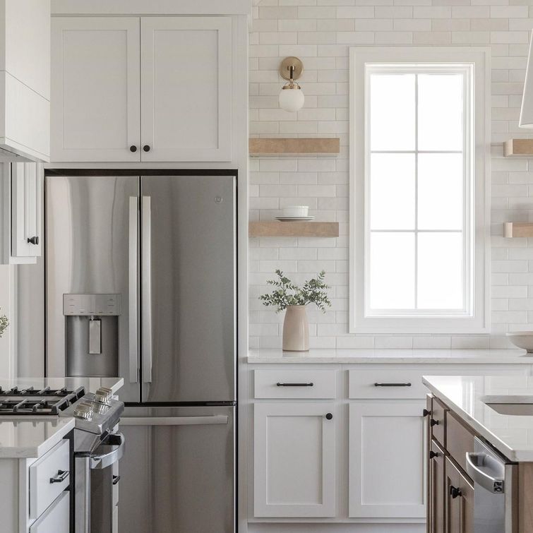 White kitchen corner with subway tile backsplash