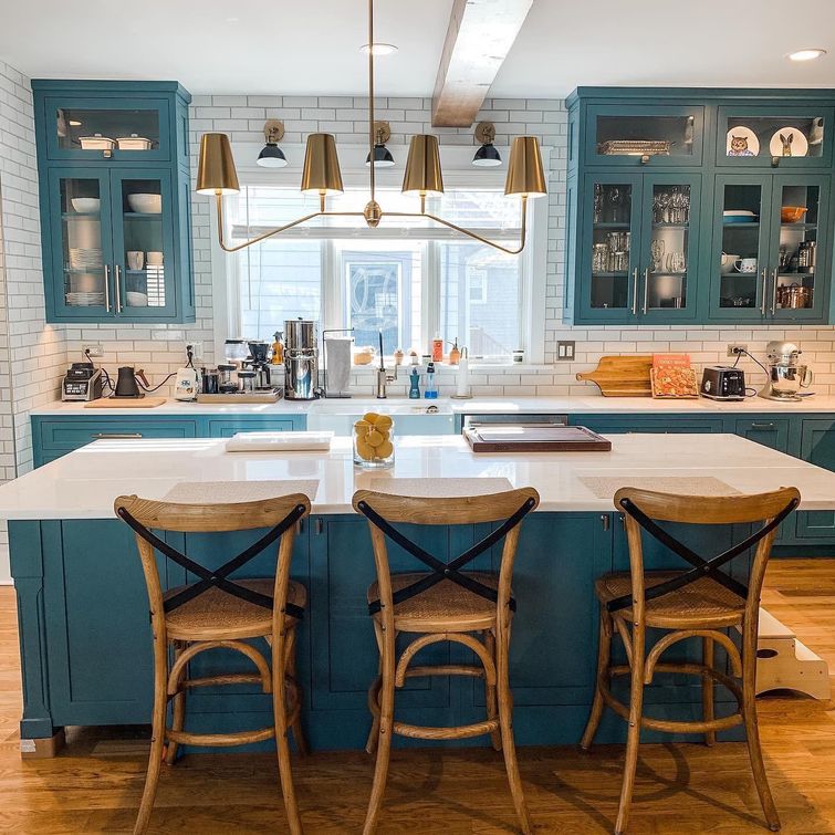 Clean and bright kitchen