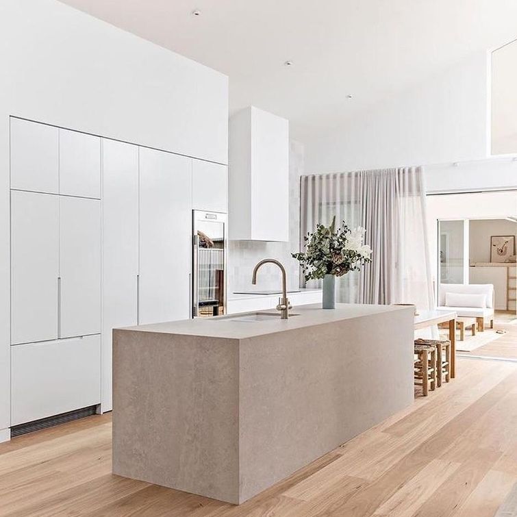 Modern kitchen by Orton Haus