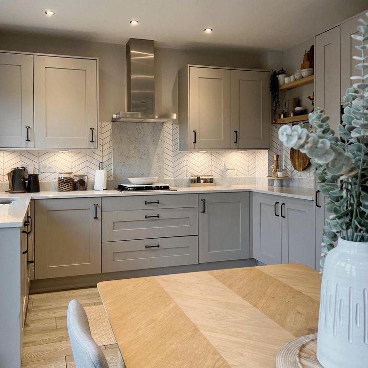 Clean and tidy kitchen with subway tile backsplash